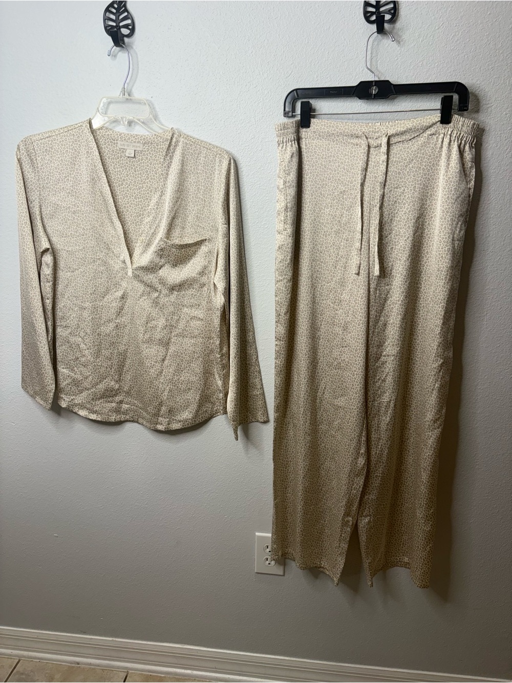 Barefoot Dreams Size Large Pajama Set